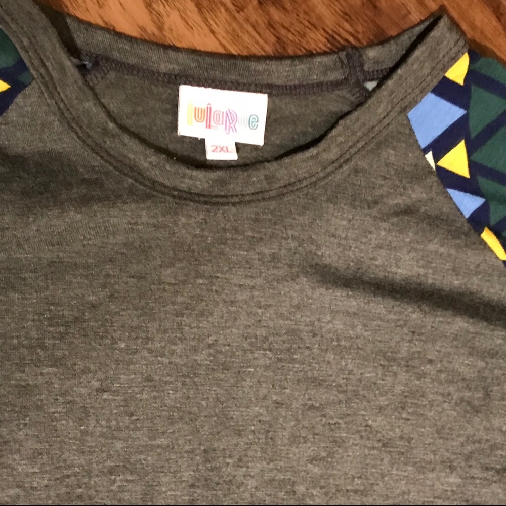 Lularoe Randy Tee 2X - Picture 2 of 3